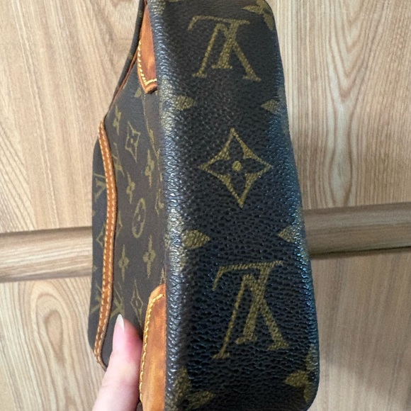 SOLD - Picture 5 of 11